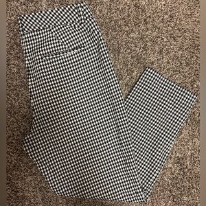 White House Black Market - The Slim Ankle - sz 10